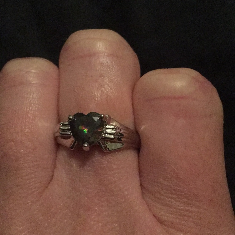Brand new size 7 mystic topaz heart ring